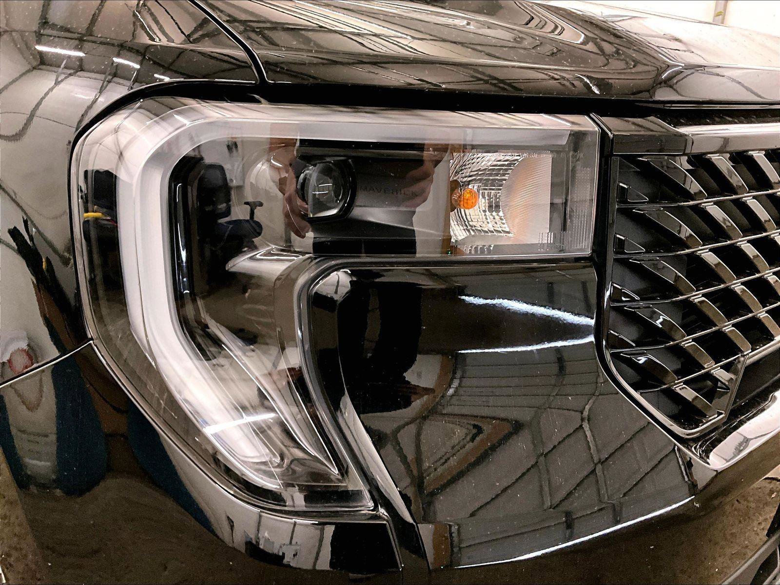 Used 2025 Ford Maverick Lariat w/ Black Appearance Package image 27