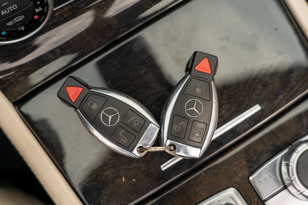 Used 2013 Mercedes-Benz SL 550 image 30