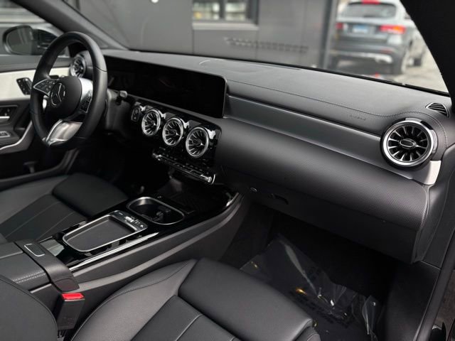 Used 2025 Mercedes-Benz CLA 250 4MATIC image 47
