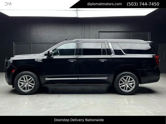 Used 2022 GMC Yukon XL Denali w/ Advanced Technology Package RWD image 3
