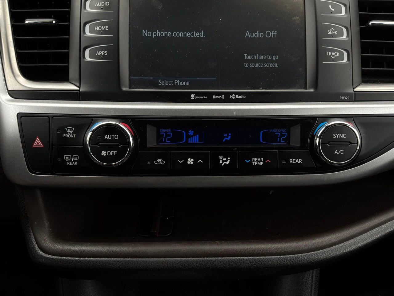Used 2017 Toyota Highlander Plus FWD image 24