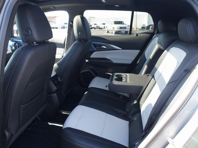 Used 2025 Chevrolet Equinox EV LT w/ Convenience Package image 13