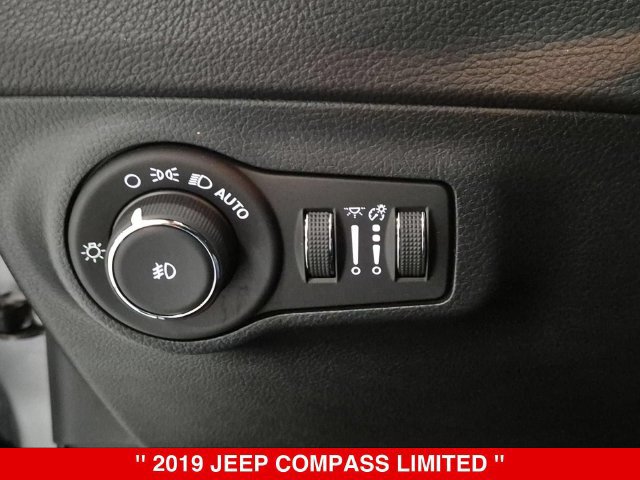 Used 2019 Jeep Compass Limited AWD/4WD image 17