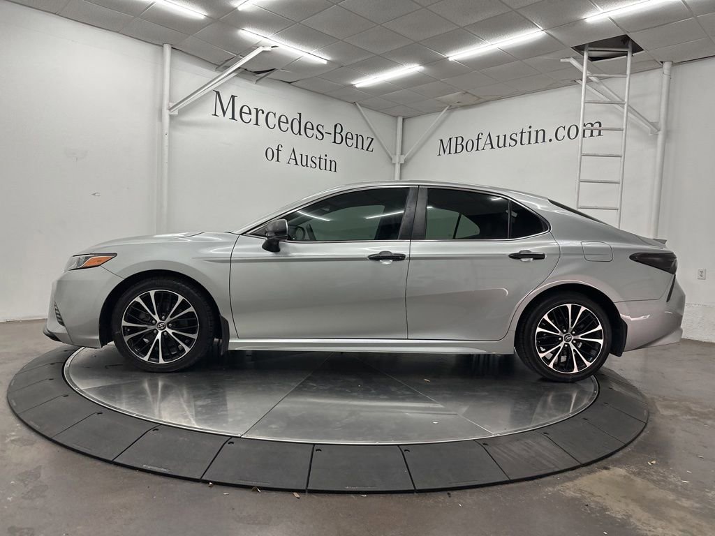 Used 2018 Toyota Camry SE FWD image 4