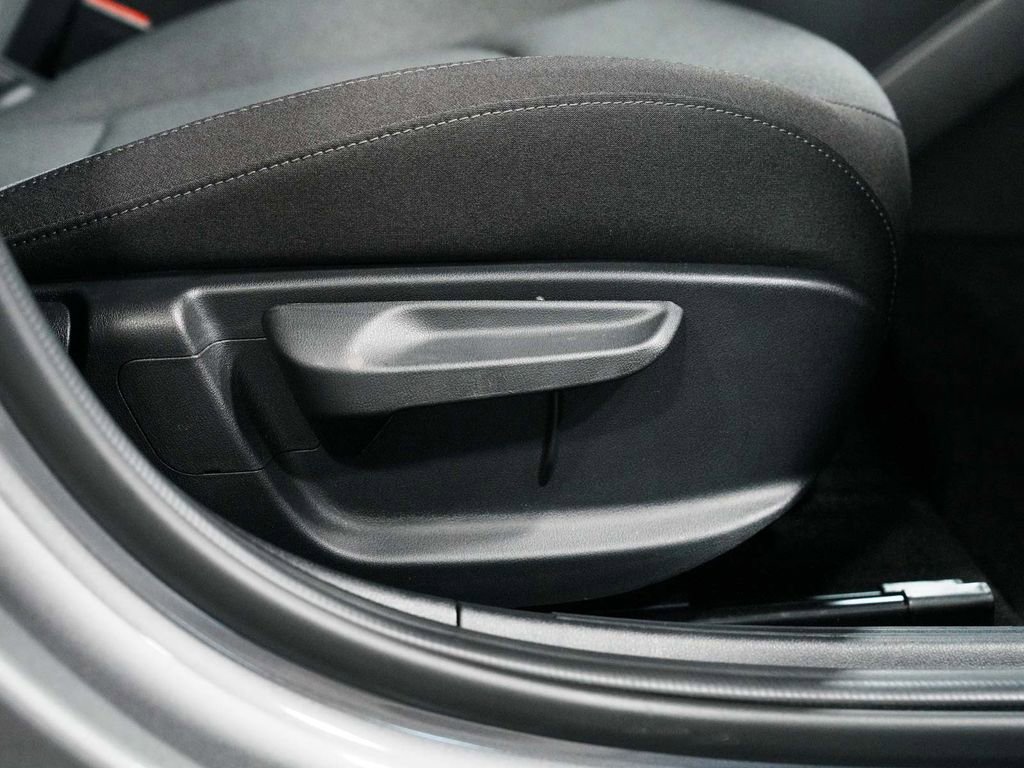 Used 2025 Kia K4 LXS image 34