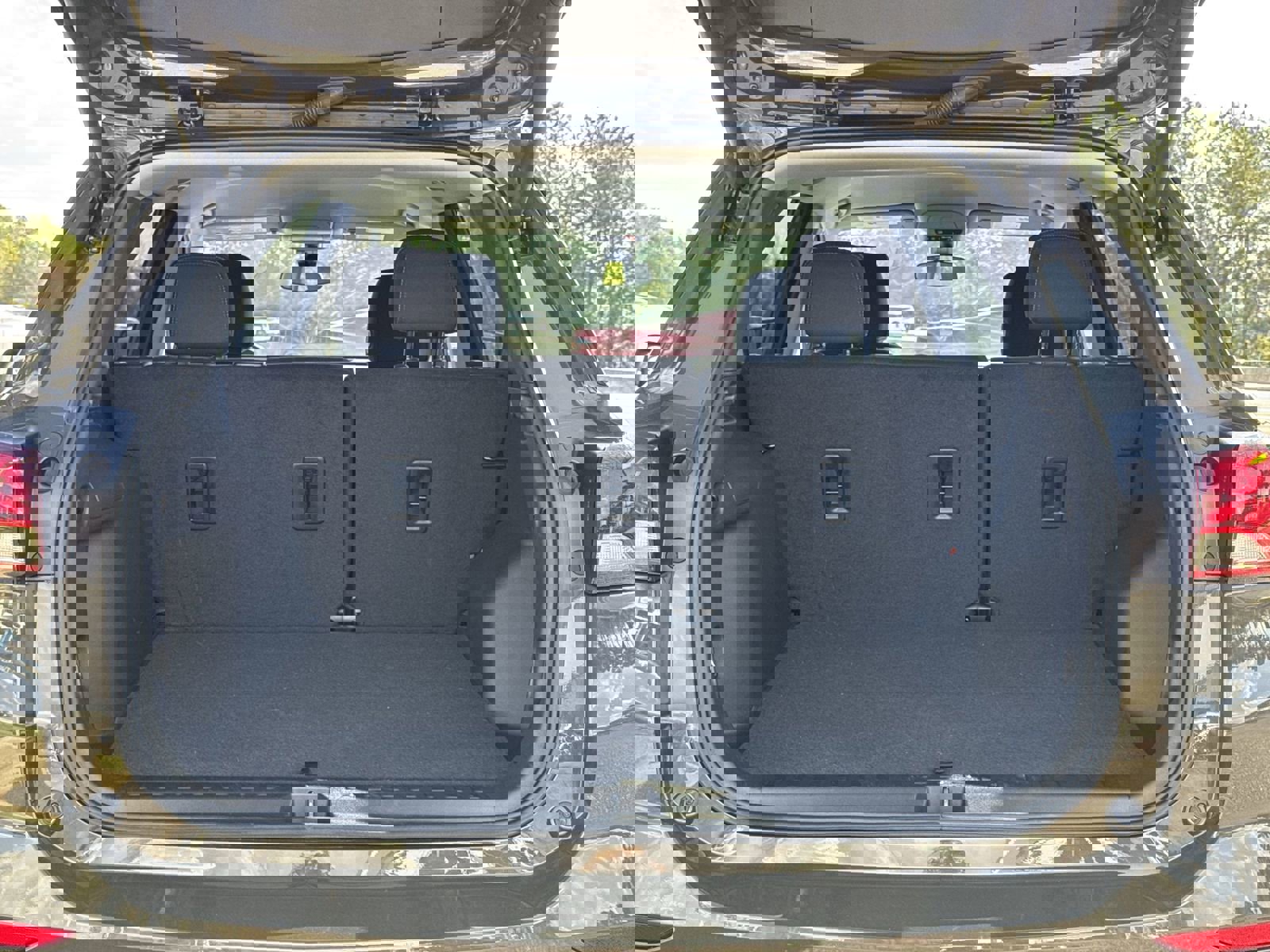 Used 2024 Chevrolet Equinox LT image 31