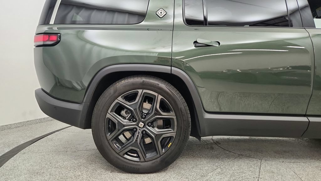 Used 2025 Rivian R1S Adventure Dual AWD/4WD image 18