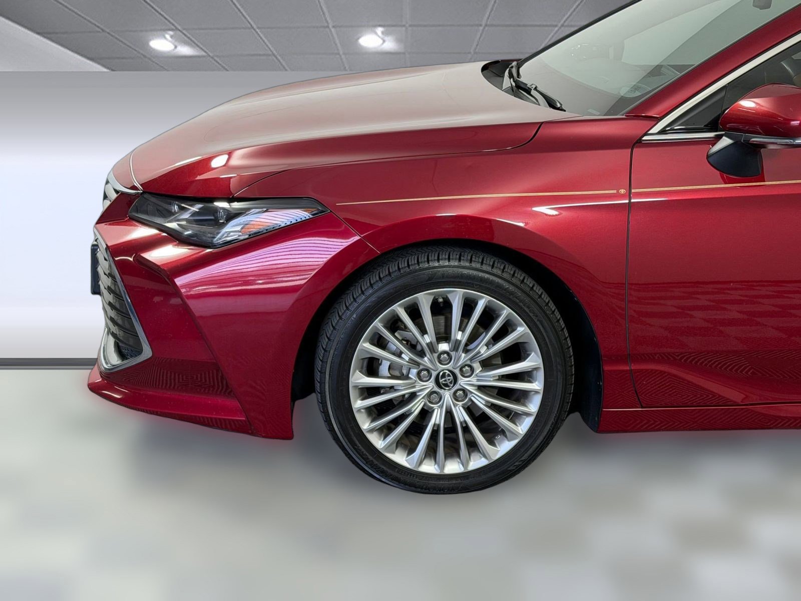 Used 2019 Toyota Avalon Limited FWD image 17