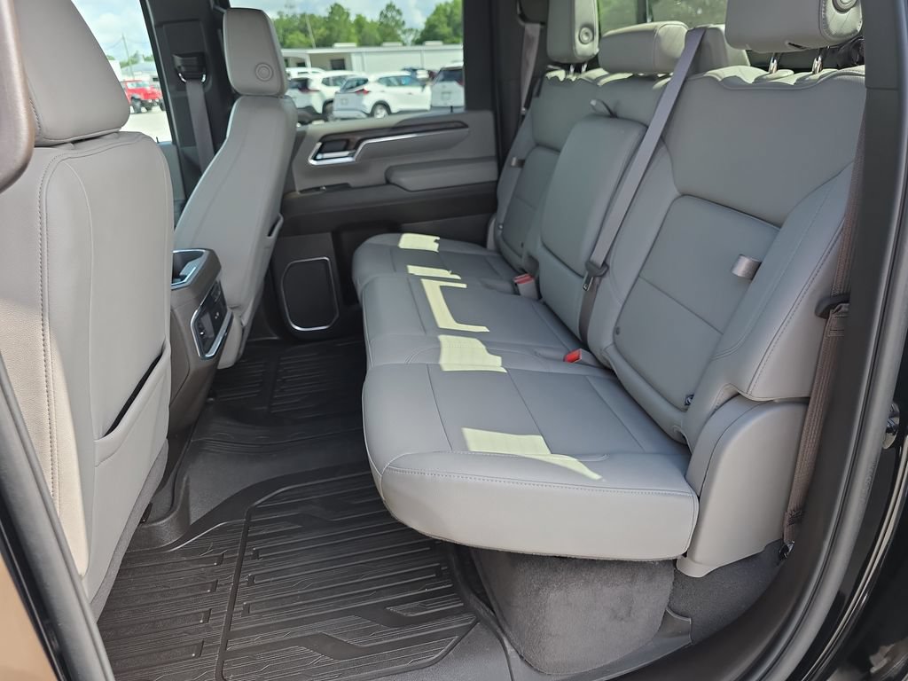 Used 2024 GMC Sierra 2500 SLT w/ SLT Premium Package AWD/4WD image 31
