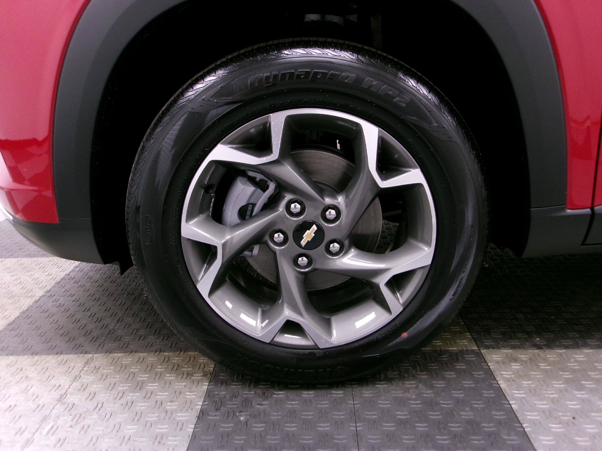 New 2026 Chevrolet Trax LT w/ Driver Confidence Package FWD image 16