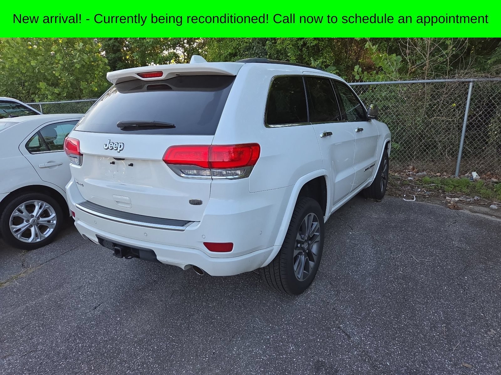 Used 2018 Jeep Grand Cherokee Overland AWD/4WD image 5
