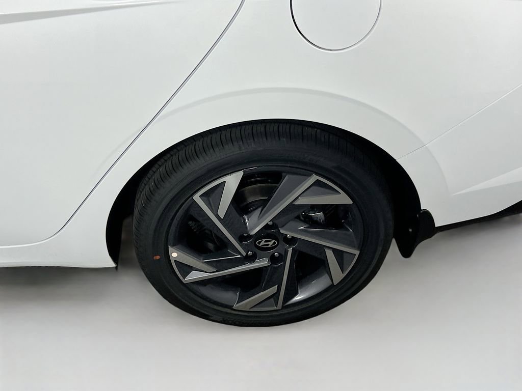 New 2025 Hyundai Elantra Limited image 26