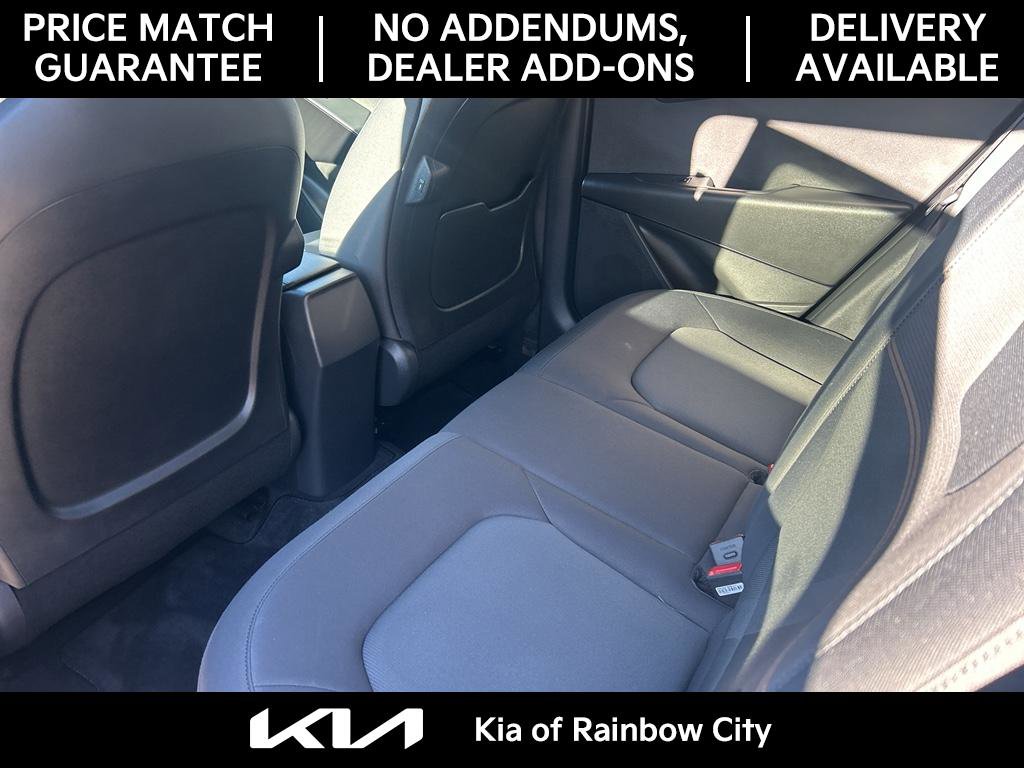 Used 2025 Kia Niro LX image 22