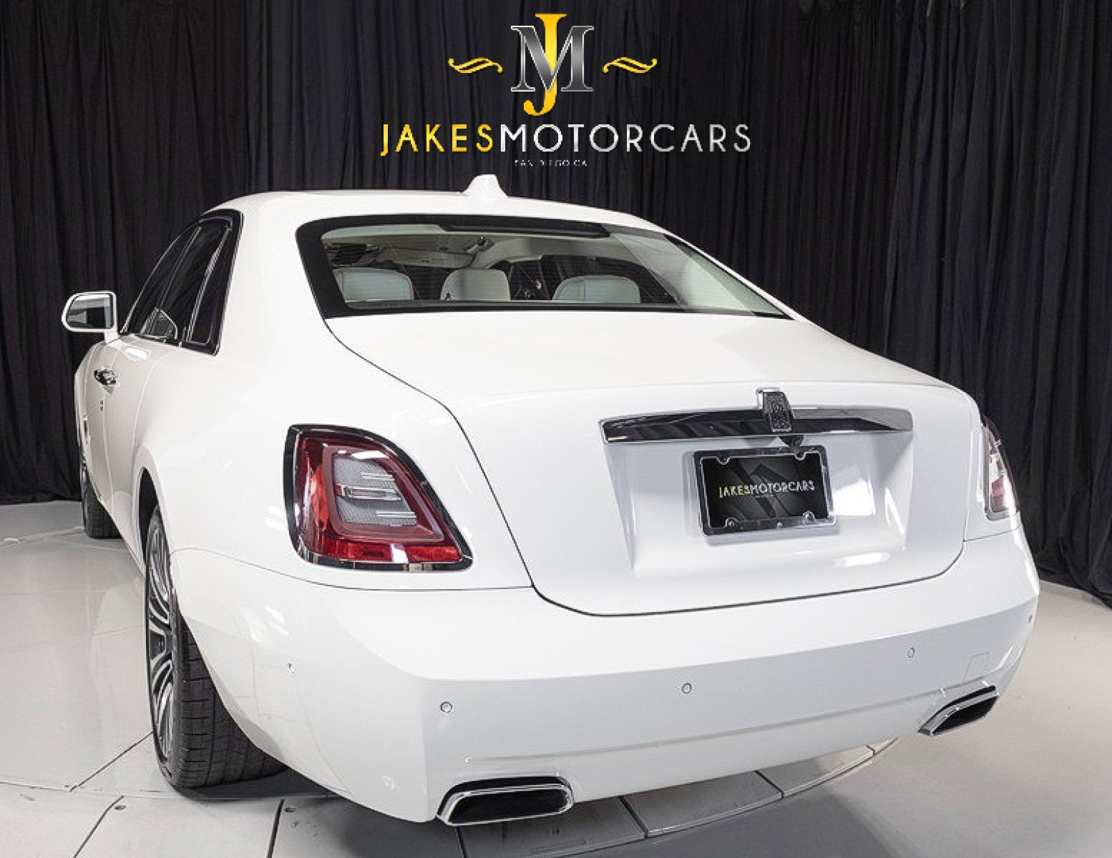 Used 2022 Rolls-Royce Ghost w/ Ghost Package AWD/4WD image 9
