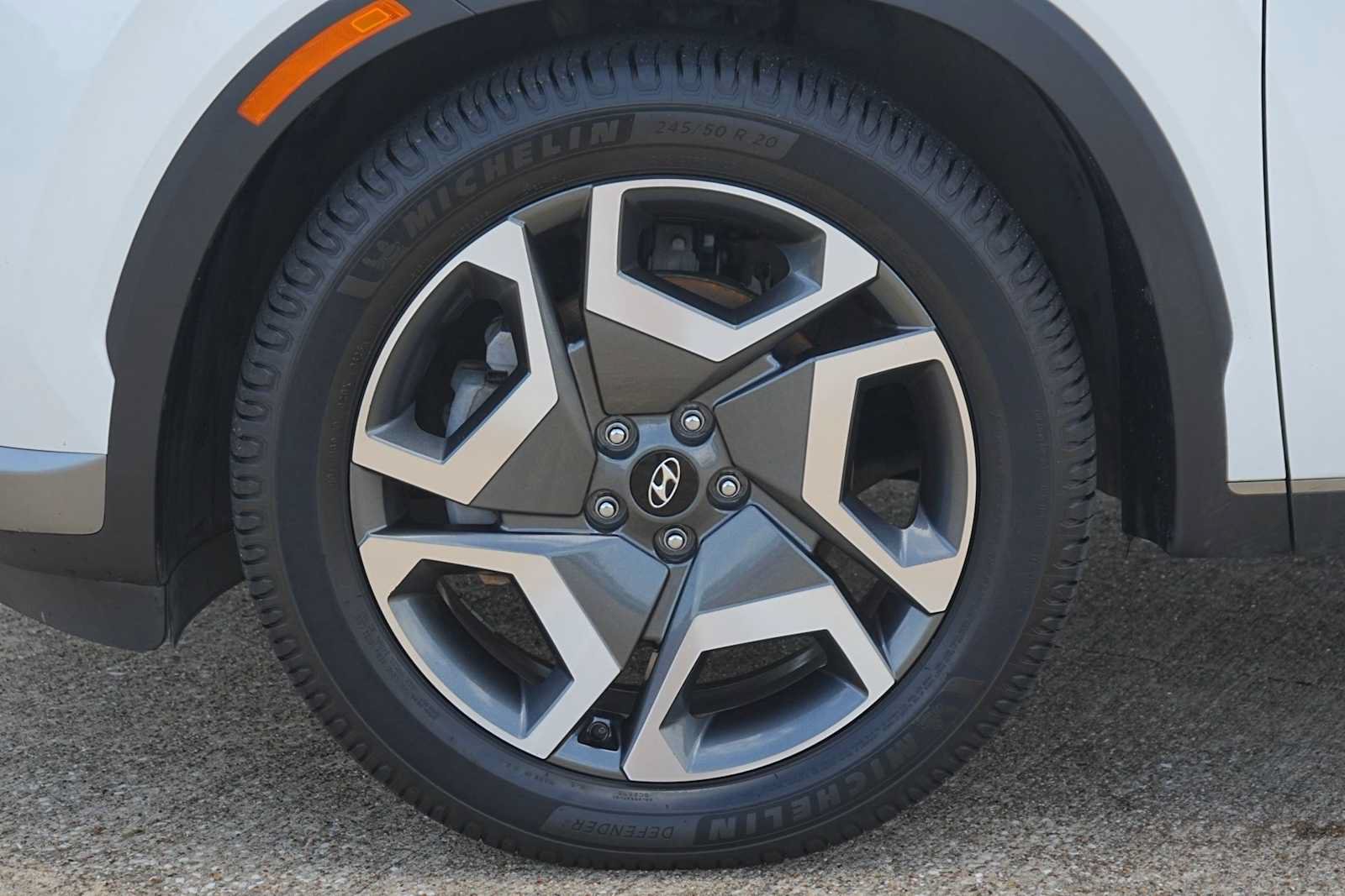 Used 2024 Hyundai Palisade Limited FWD image 7