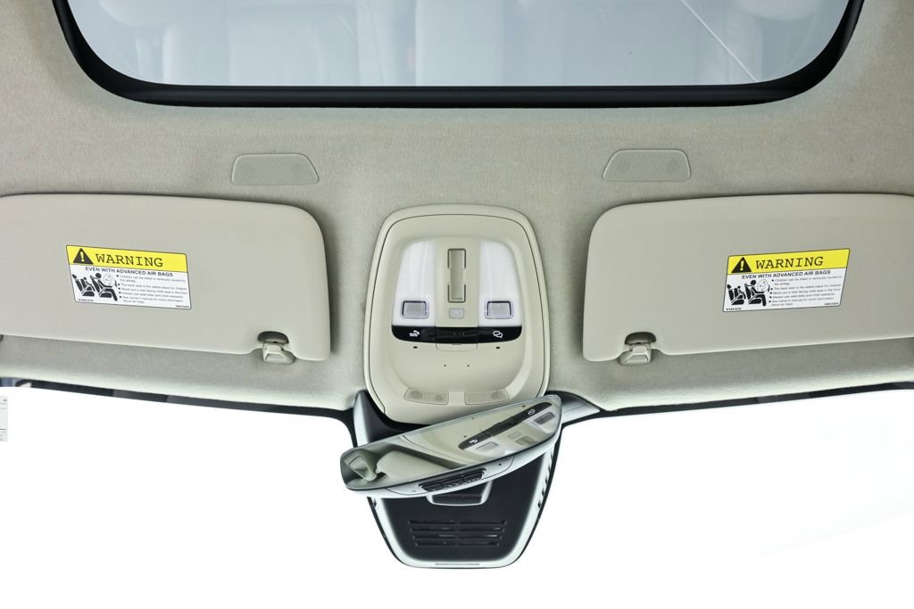 Certified 2024 Volvo XC40 B5 Plus w/ Protection Package Premier image 21