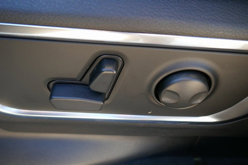 New 2026 RAM 1500 Laramie w/ Night Edition image 16