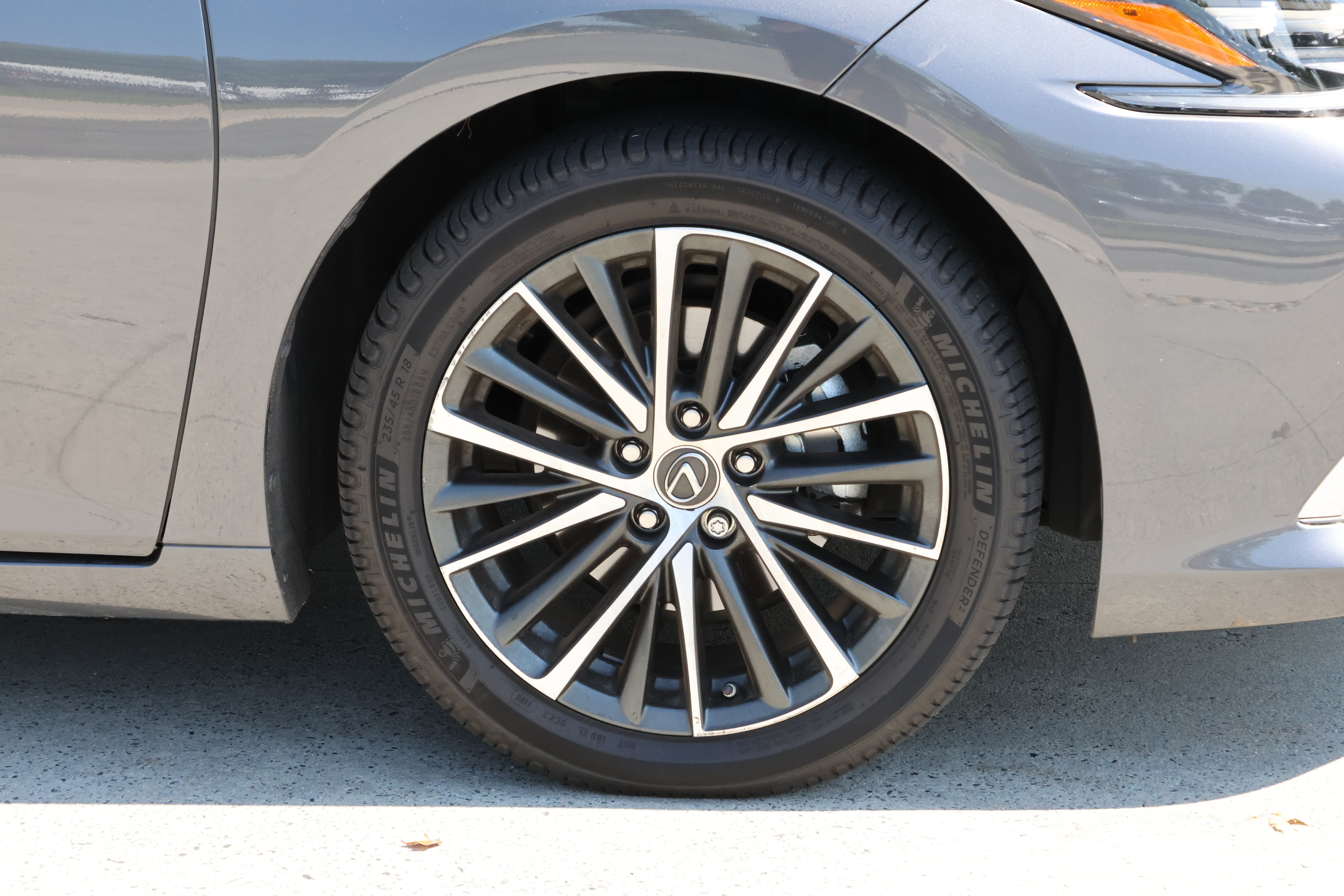 Used 2024 Lexus ES 300h w/ Premium Package FWD image 11