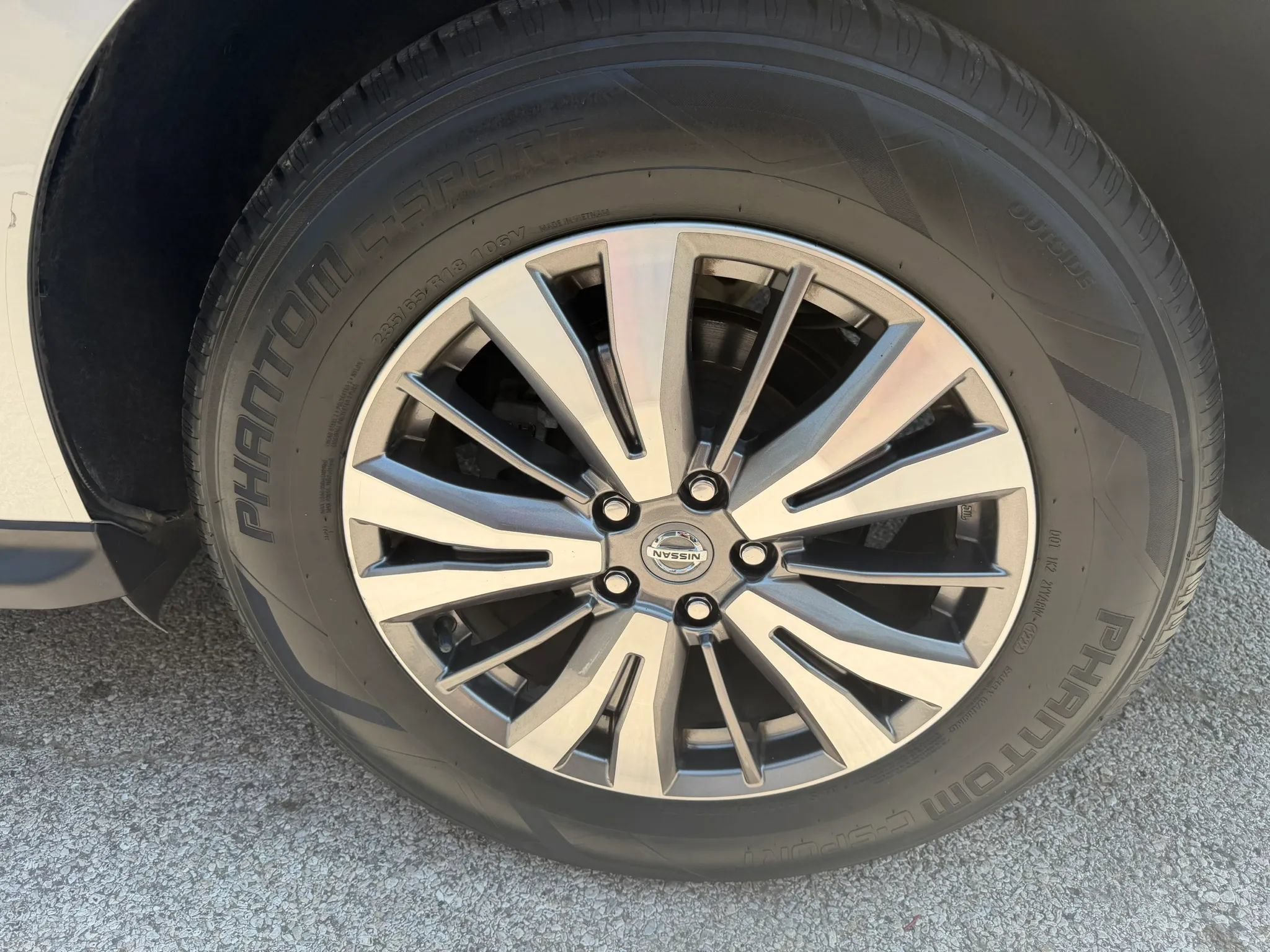 Used 2019 Nissan Pathfinder SL FWD image 9