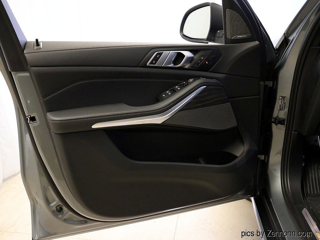 Certified 2025 BMW X5 xDrive40i w/ Premium Package image 28