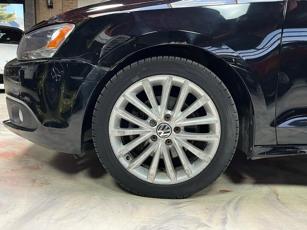Used 2011 Volkswagen Jetta SEL FWD image 28