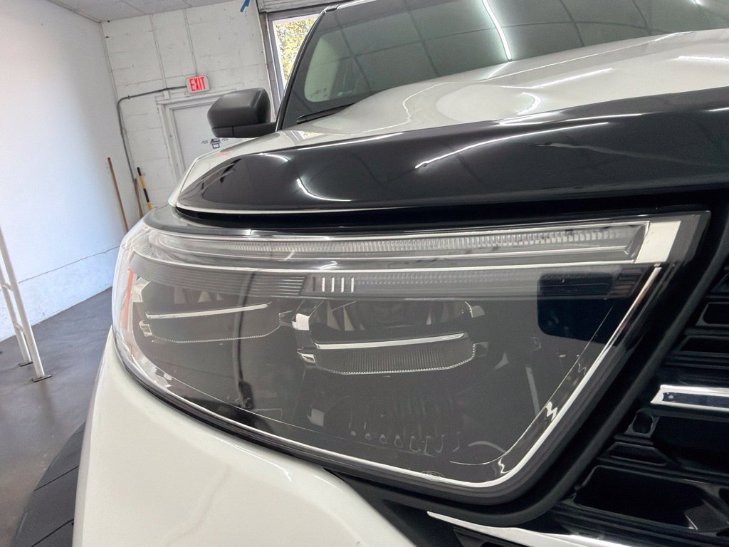 Used 2020 Ford Explorer XLT w/ Equipment Group 202A AWD/4WD image 10
