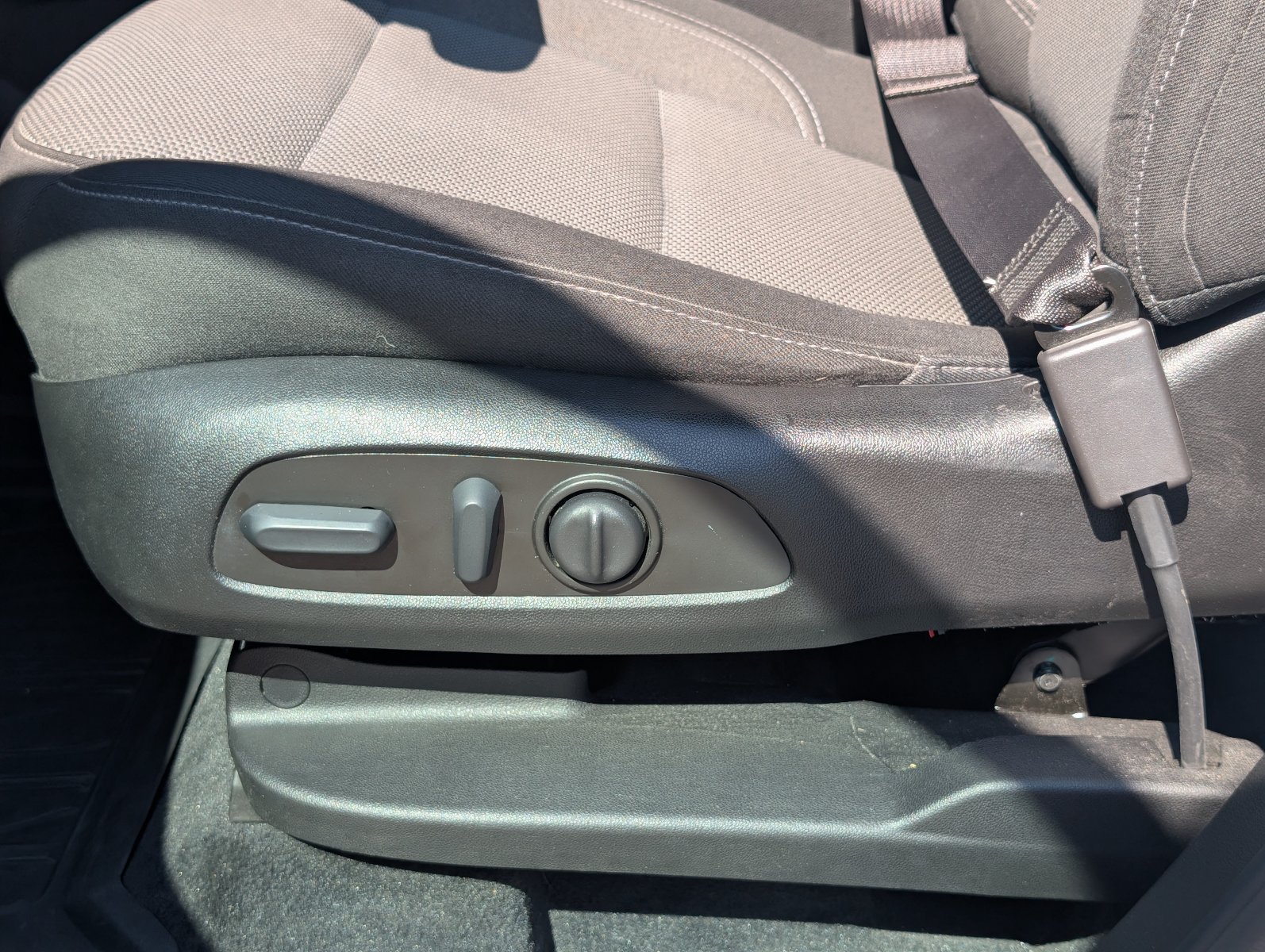 Used 2023 Chevrolet Traverse LT FWD image 14