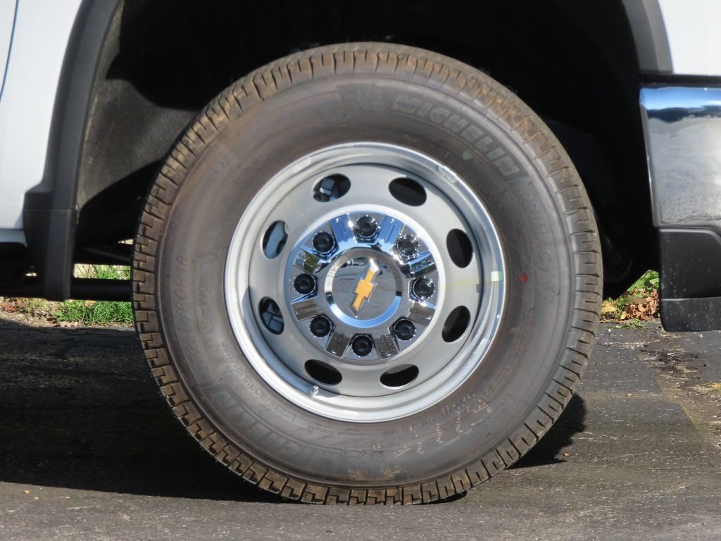 New 2025 Chevrolet Silverado 3500 W/T AWD/4WD image 15