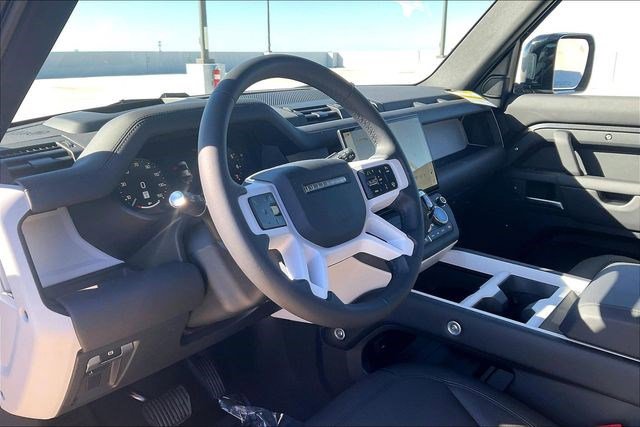 New 2026 Land Rover Defender 110 X-Dynamic SE image 7