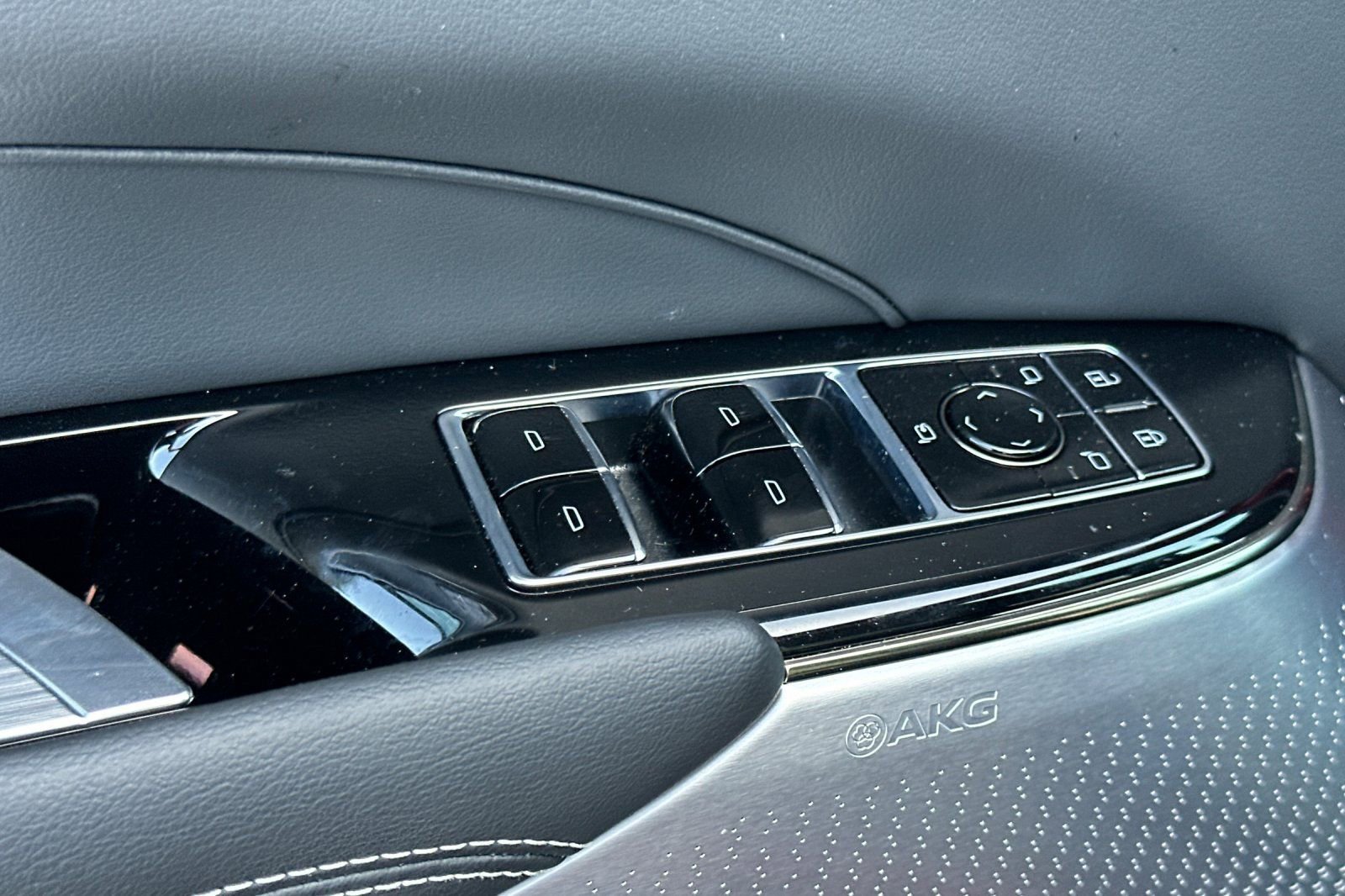 Certified 2026 Cadillac Lyriq Signature Sport w/ LPO, Floor Liner Package AWD/4WD image 12