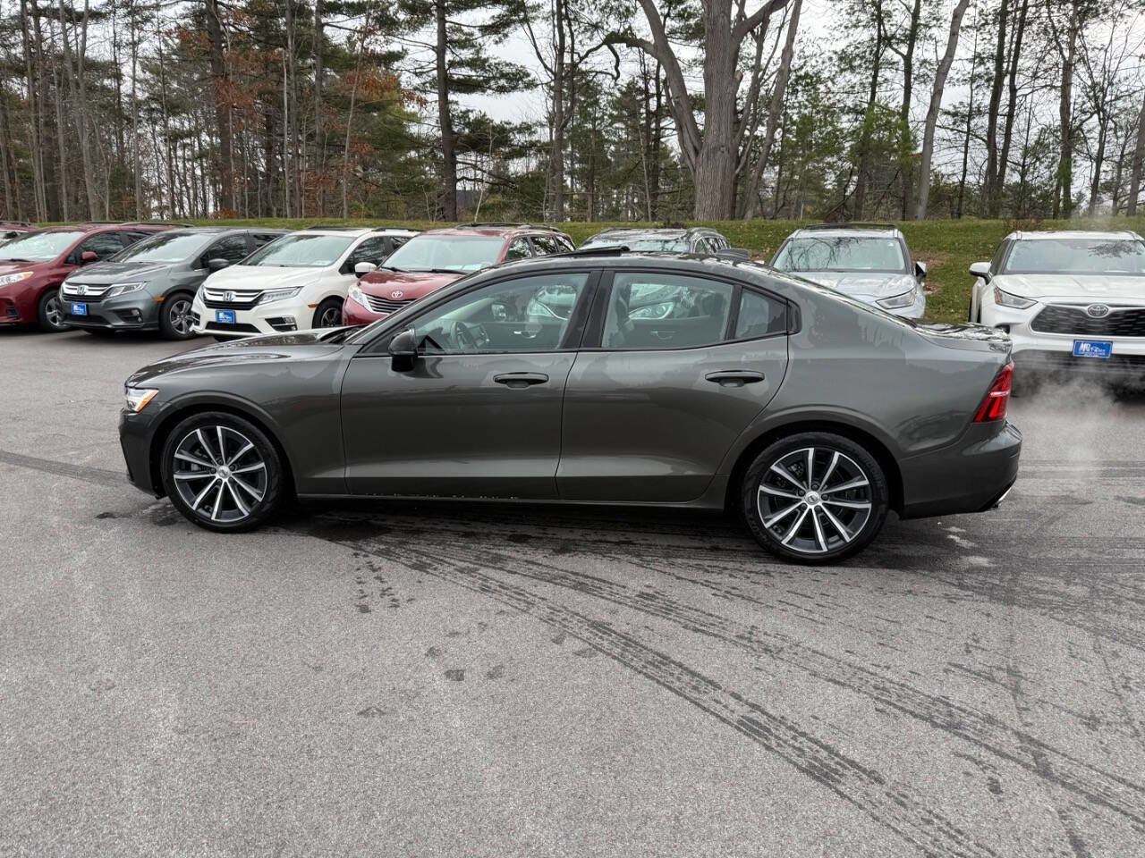 Used 2022 Volvo S60 B5 Momentum AWD/4WD image 11