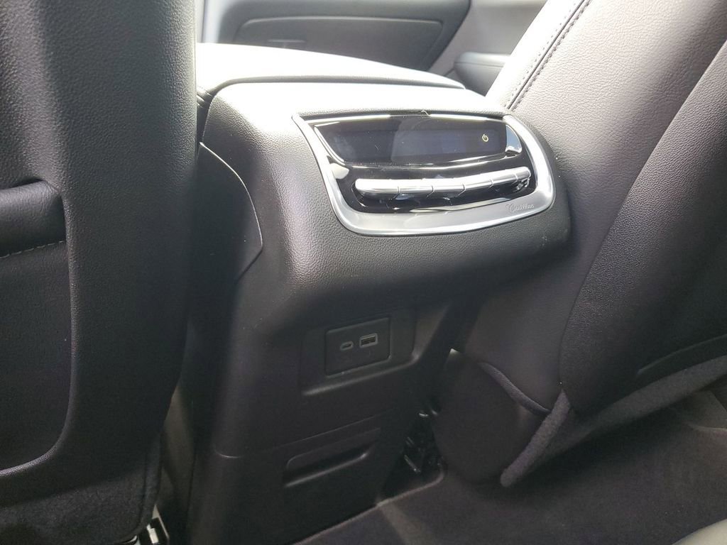 New 2025 Cadillac XT6 Luxury image 21