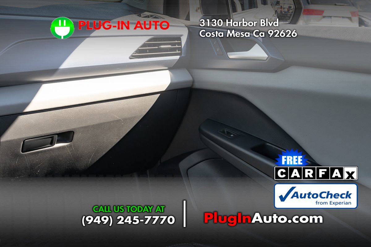 Used 2022 Volkswagen Taos SE w/ Panoramic Sunroof Package AWD/4WD image 17