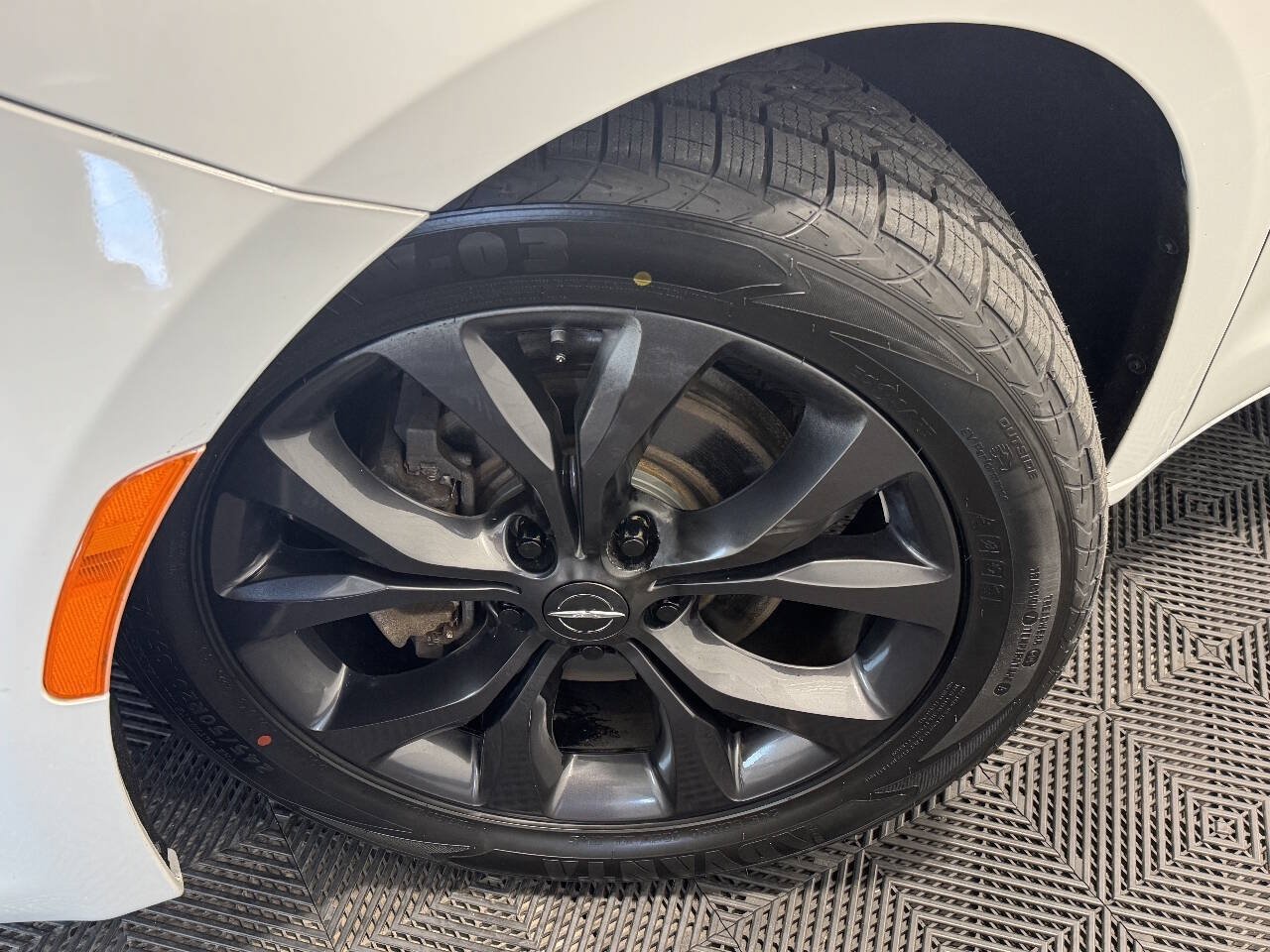 Used 2018 Chrysler Pacifica Touring Plus w/ S Appearance Package FWD image 33