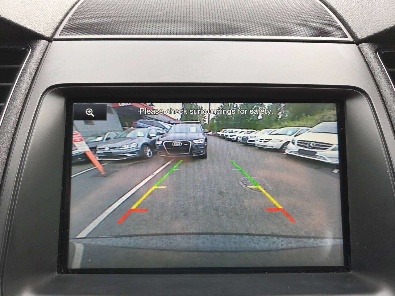 Used 2014 Ford Taurus SEL w/ Equipment Group 201A FWD image 10