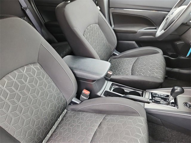 Used 2025 Mitsubishi Outlander Sport AWD image 18