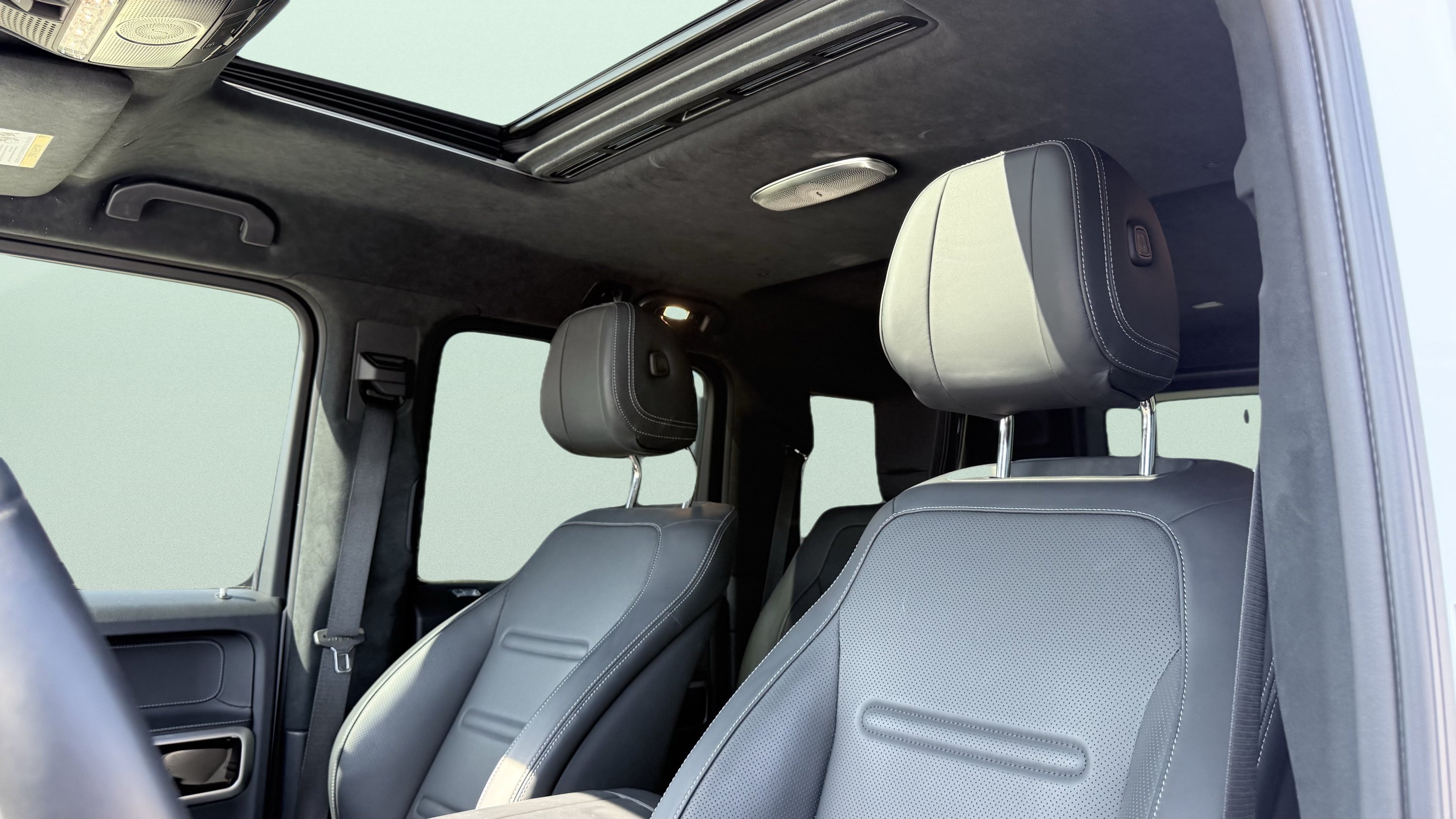Used 2025 Mercedes-Benz G 550 image 3