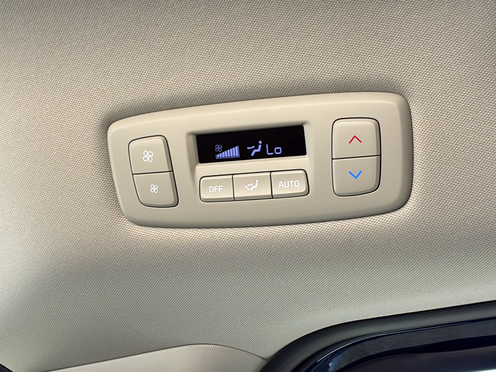 New 2026 Kia Carnival FWD image 25