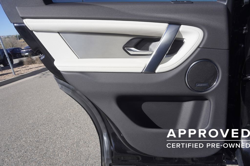 Used 2025 Land Rover Discovery Sport Dynamic SE image 28