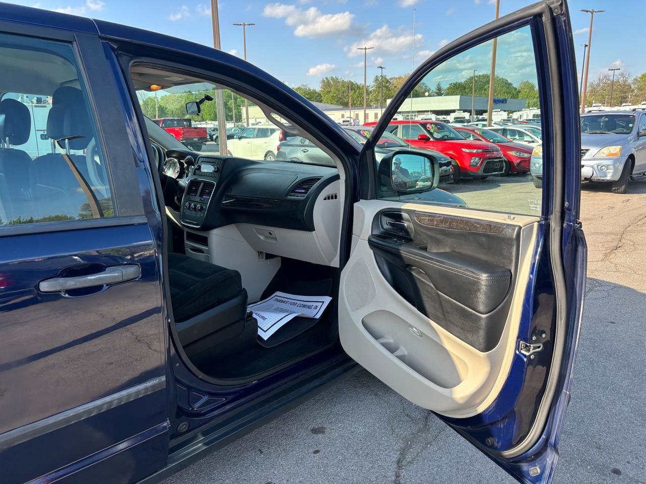 Used 2015 Dodge Grand Caravan American Value Package FWD image 9