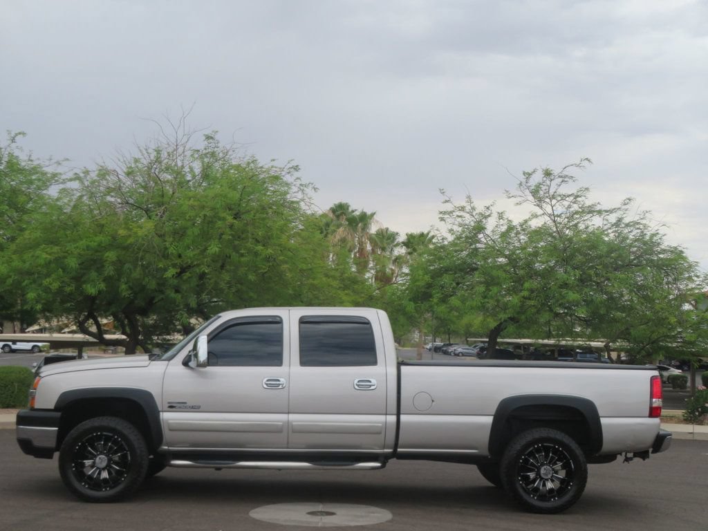 Used 2006 Chevrolet Silverado 2500 2WD Crew Cab image 2