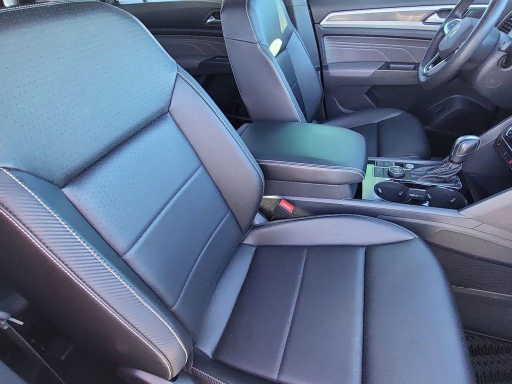 Used 2022 Volkswagen Atlas Cross Sport SEL R-Line image 35