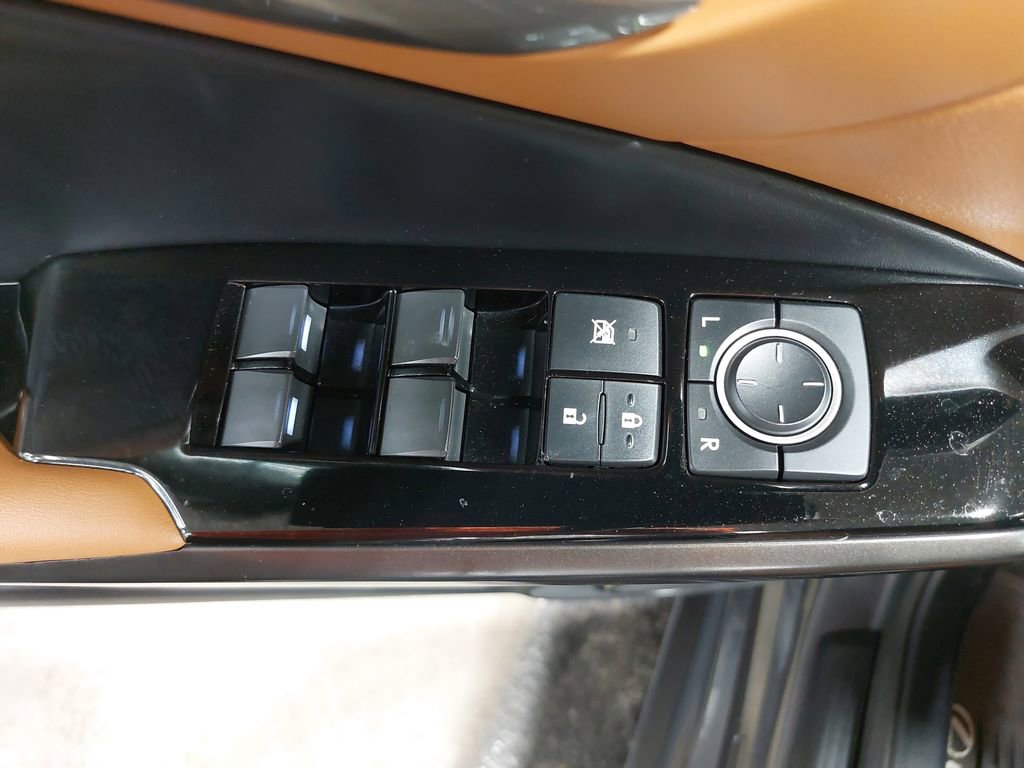Used 2022 Lexus IS 300 AWD w/ Comfort Package image 27