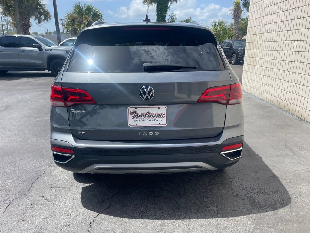 Used 2022 Volkswagen Taos SE FWD image 4