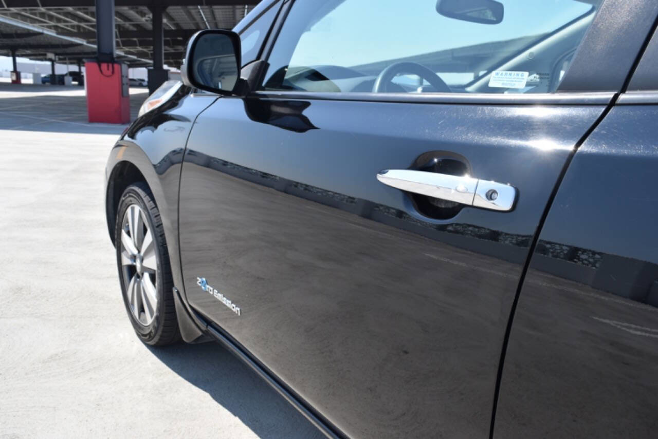 Used 2015 Nissan Leaf SL w/ Premium Package image 6