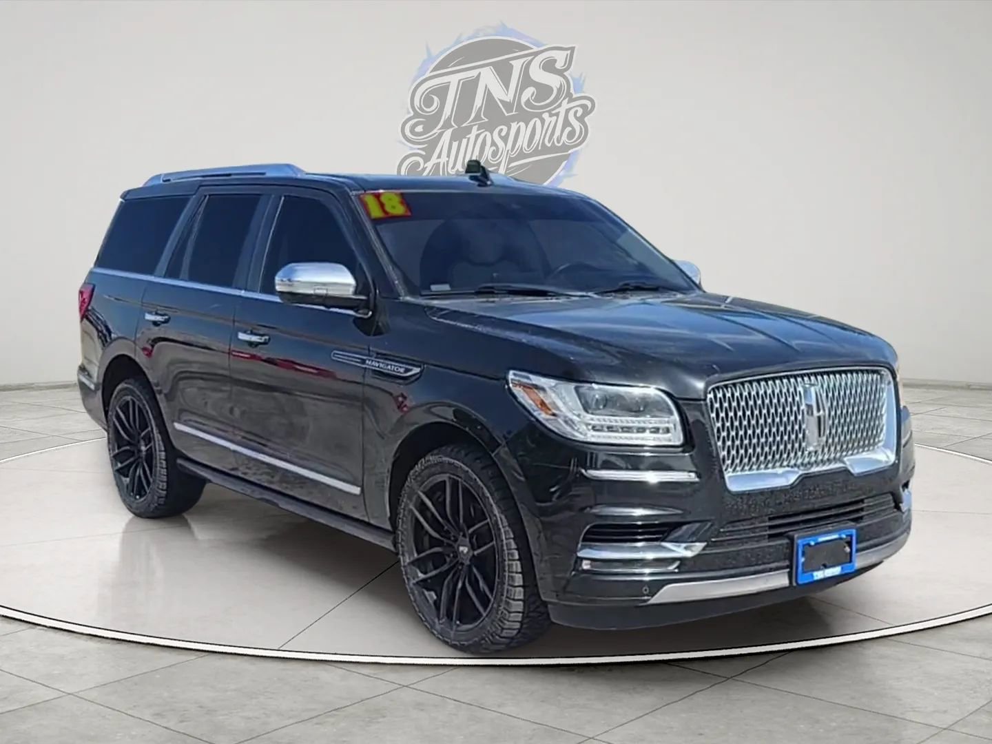 Used 2018 Lincoln Navigator Black Label w/ Cargo Package AWD/4WD image 3