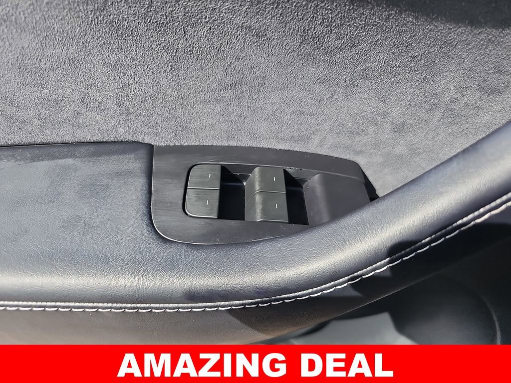 Used 2022 Tesla Model Y Long Range image 31