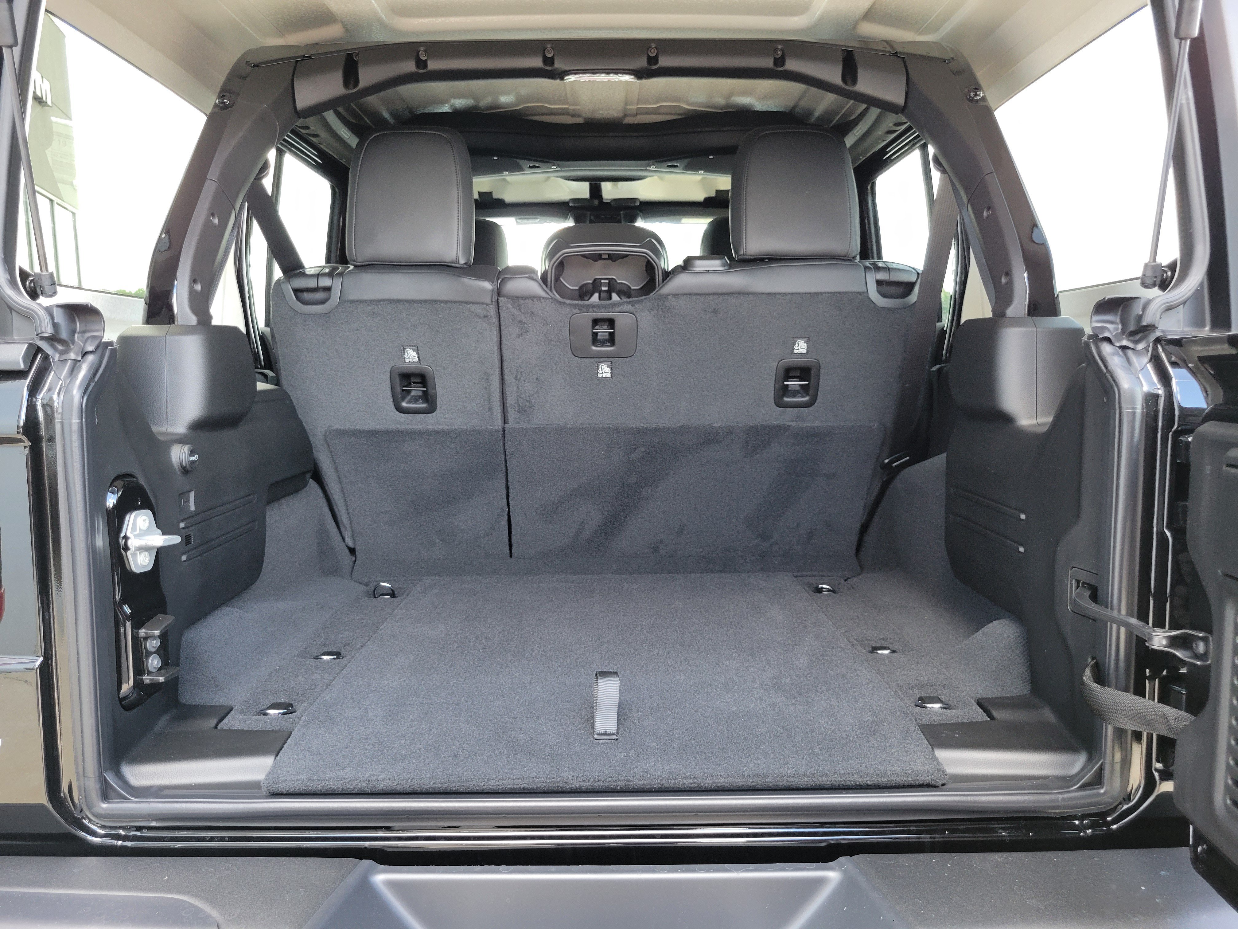 New 2027 Jeep Wrangler Unlimited Rubicon w/ Xtreme 35 Tire Package AWD/4WD image 21
