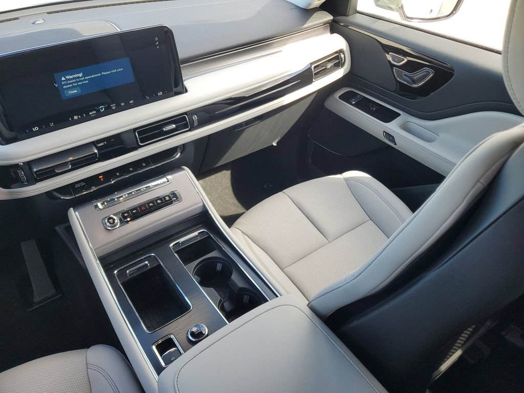 New 2026 Lincoln Aviator 2WD image 16