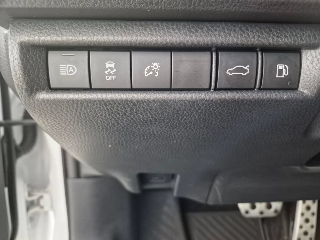 Used 2025 Toyota Camry SE FWD image 12